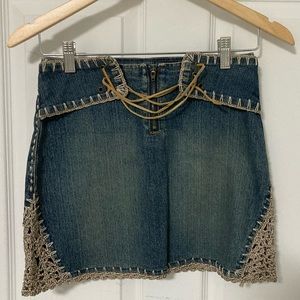 SPICY DENIM MINI SKIRT - Size Small